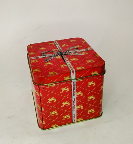 Scatola latta vintage - in,